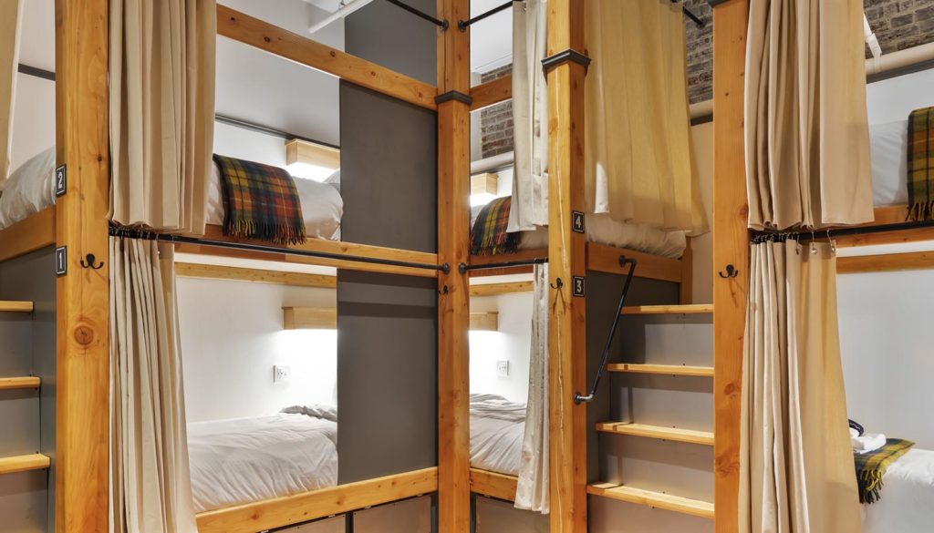 Hood River bunkhouse room bunk beds